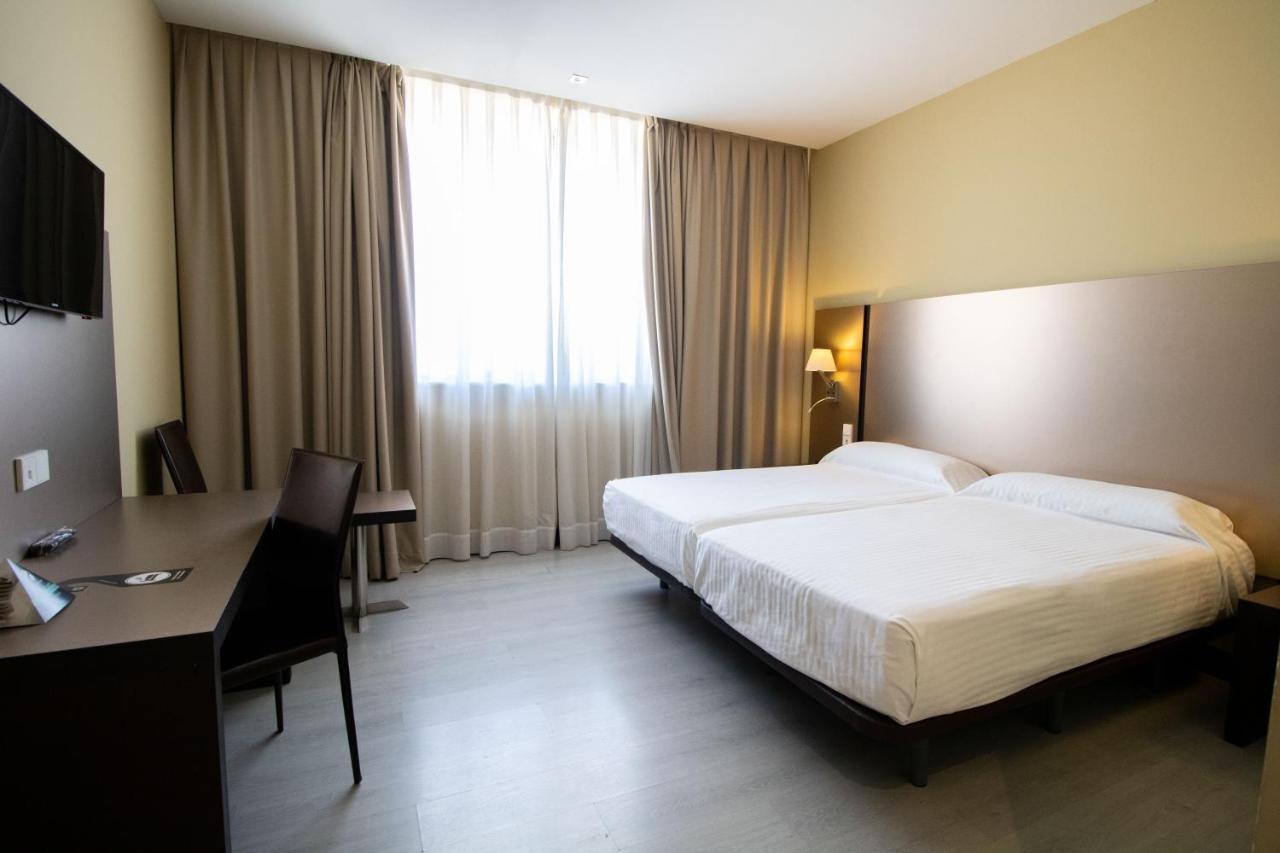 Alda Route 42 Hotel อิเญสกัส ภายนอก รูปภาพ