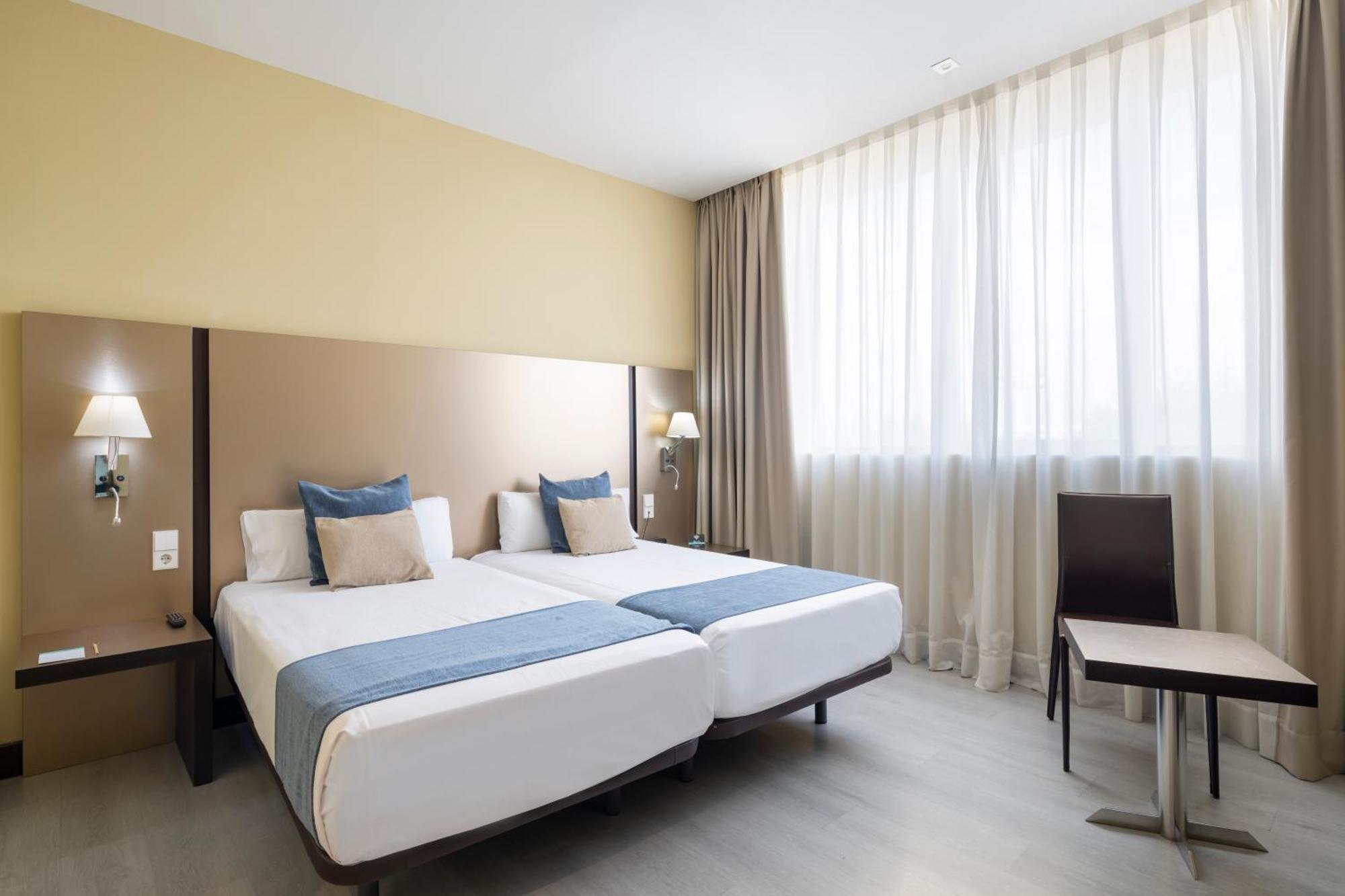 Alda Route 42 Hotel อิเญสกัส ภายนอก รูปภาพ