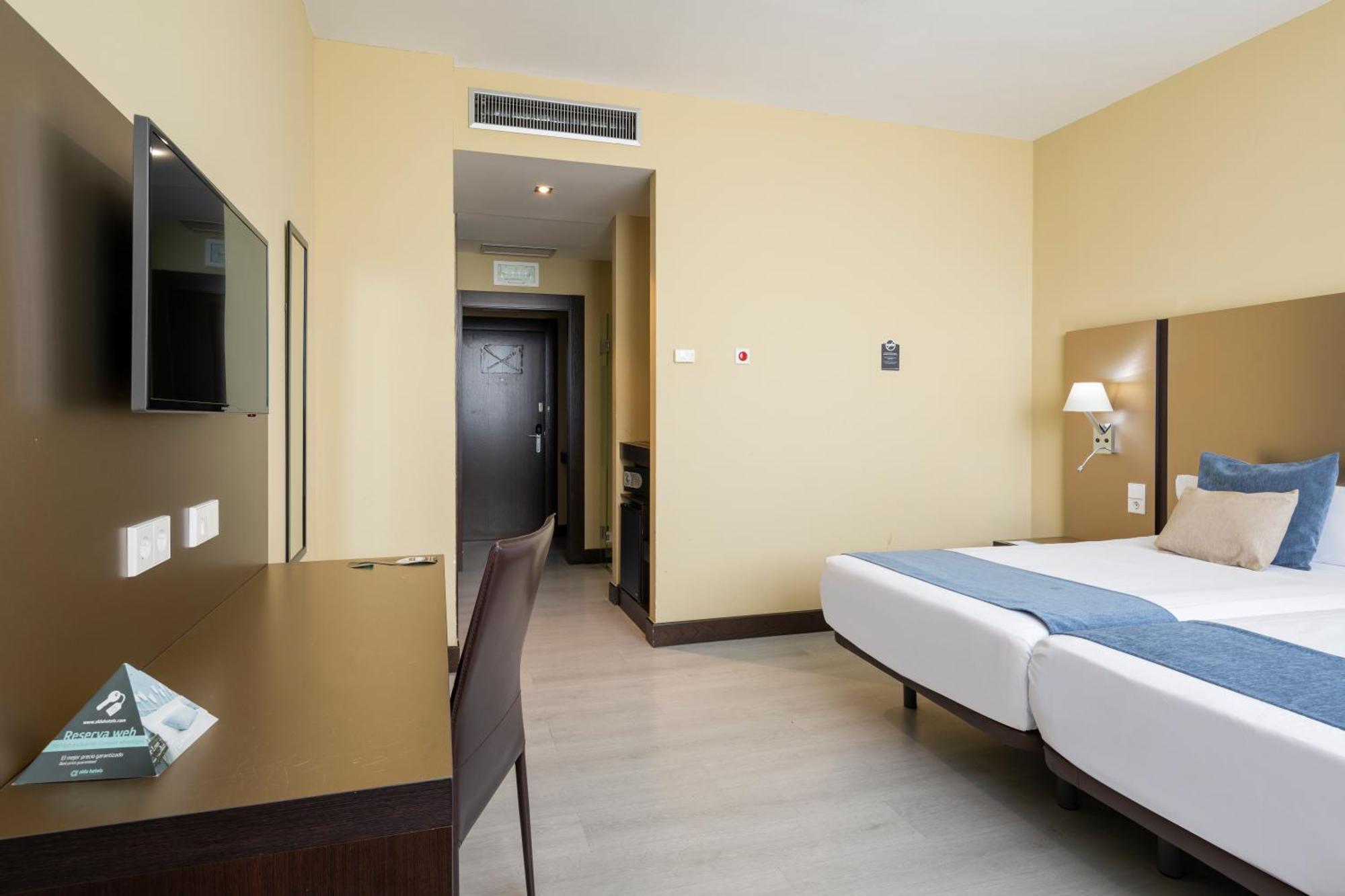 Alda Route 42 Hotel อิเญสกัส ภายนอก รูปภาพ