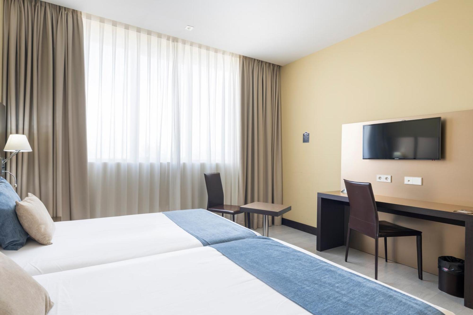 Alda Route 42 Hotel อิเญสกัส ภายนอก รูปภาพ