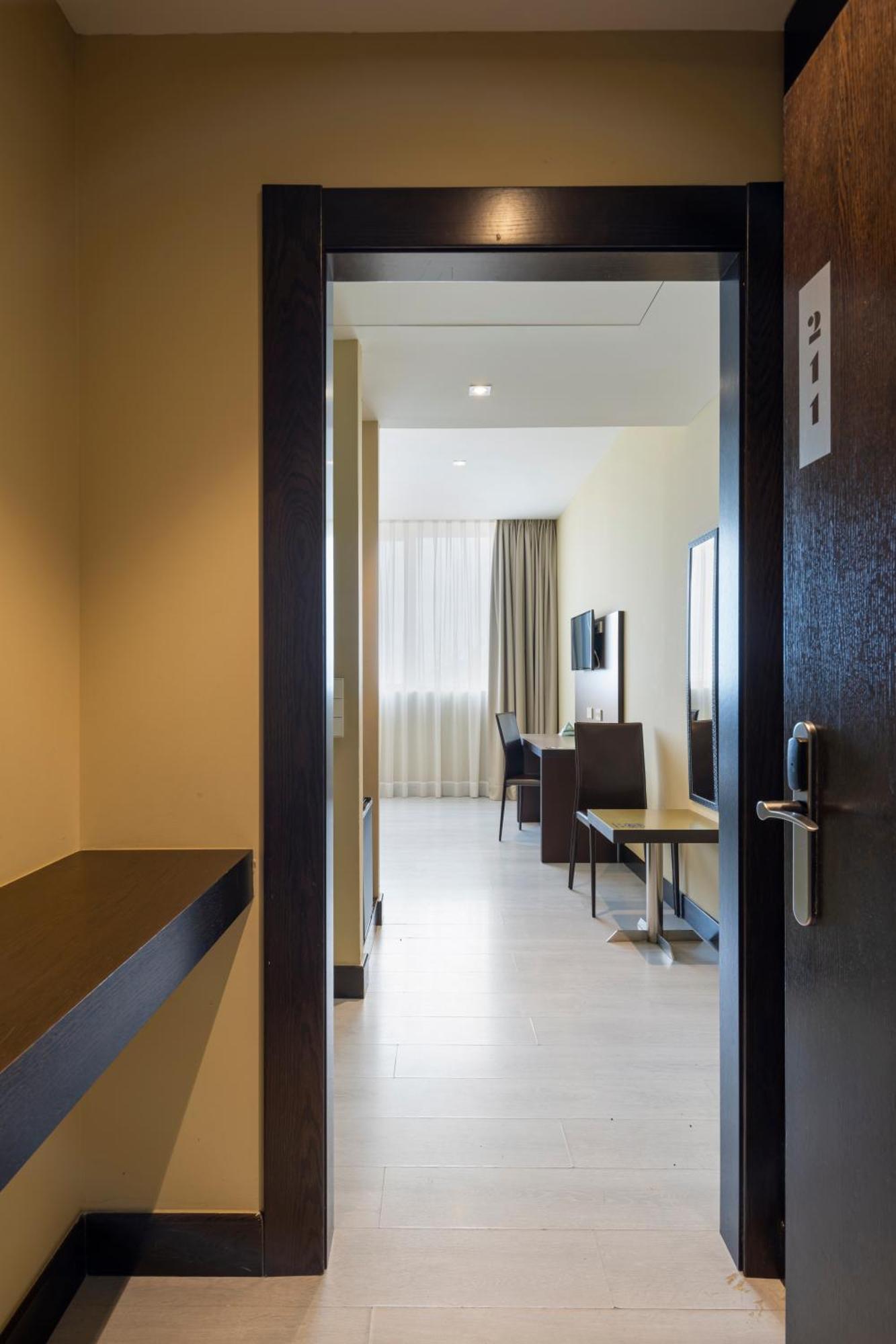 Alda Route 42 Hotel อิเญสกัส ภายนอก รูปภาพ