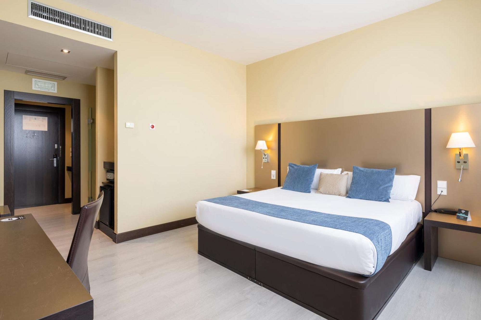 Alda Route 42 Hotel อิเญสกัส ภายนอก รูปภาพ