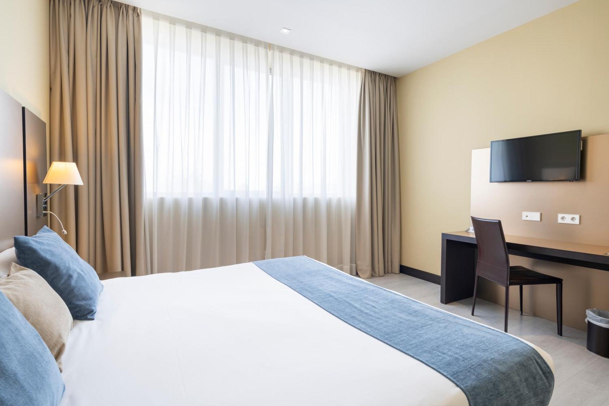 Alda Route 42 Hotel อิเญสกัส ภายนอก รูปภาพ