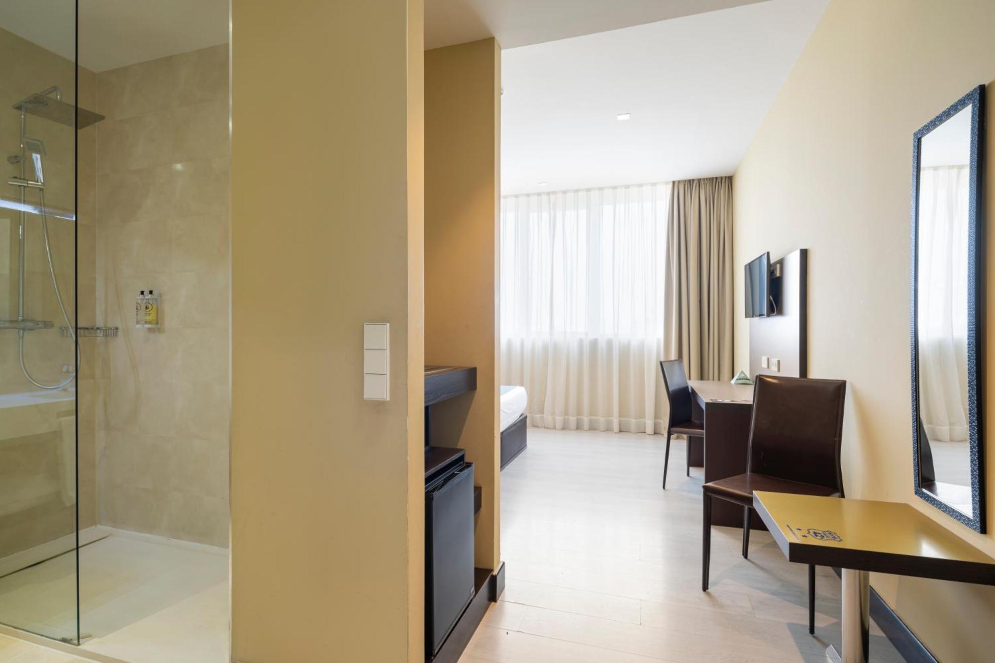 Alda Route 42 Hotel อิเญสกัส ภายนอก รูปภาพ